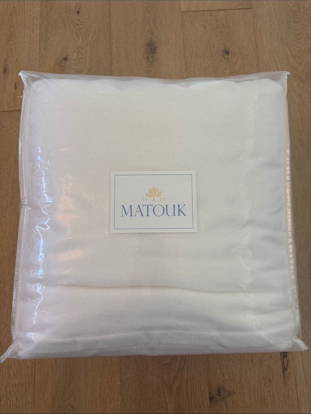 NEW IN BOX — Matouk Sintra King Blanket, White